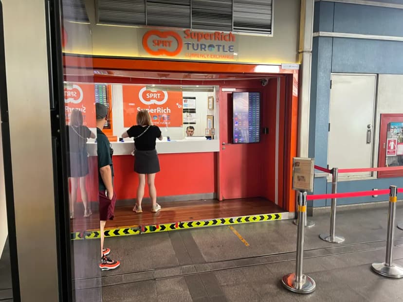 Exchanging currency in Bangkok