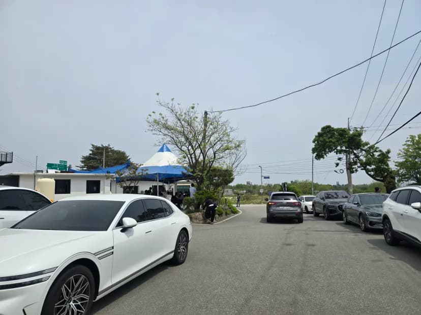 ガボオ土種鶏 駐車場