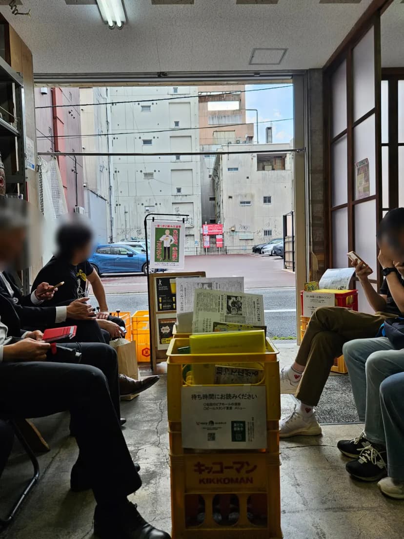 店外のウェイティングの様子