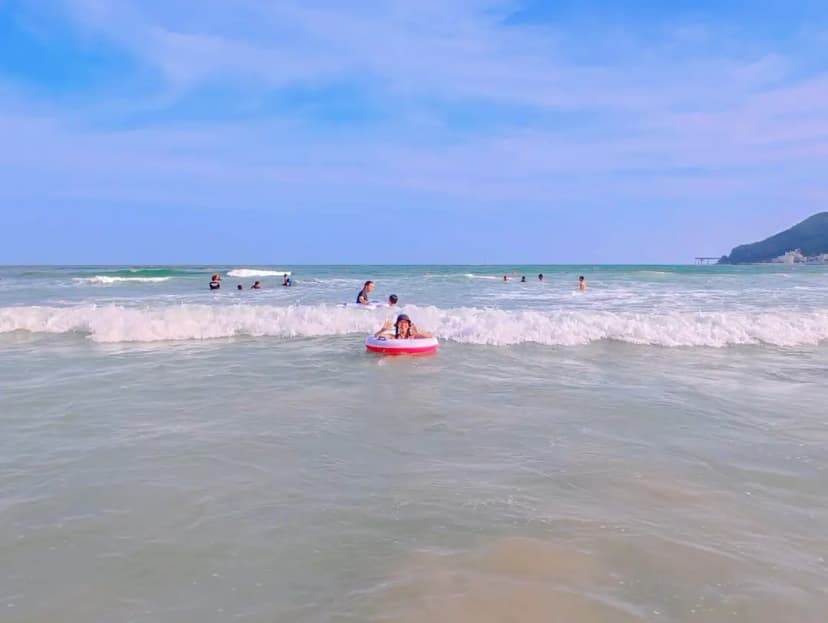 Splashing around at Songjeong Beach, starting from Yeonsan-dong! 😖