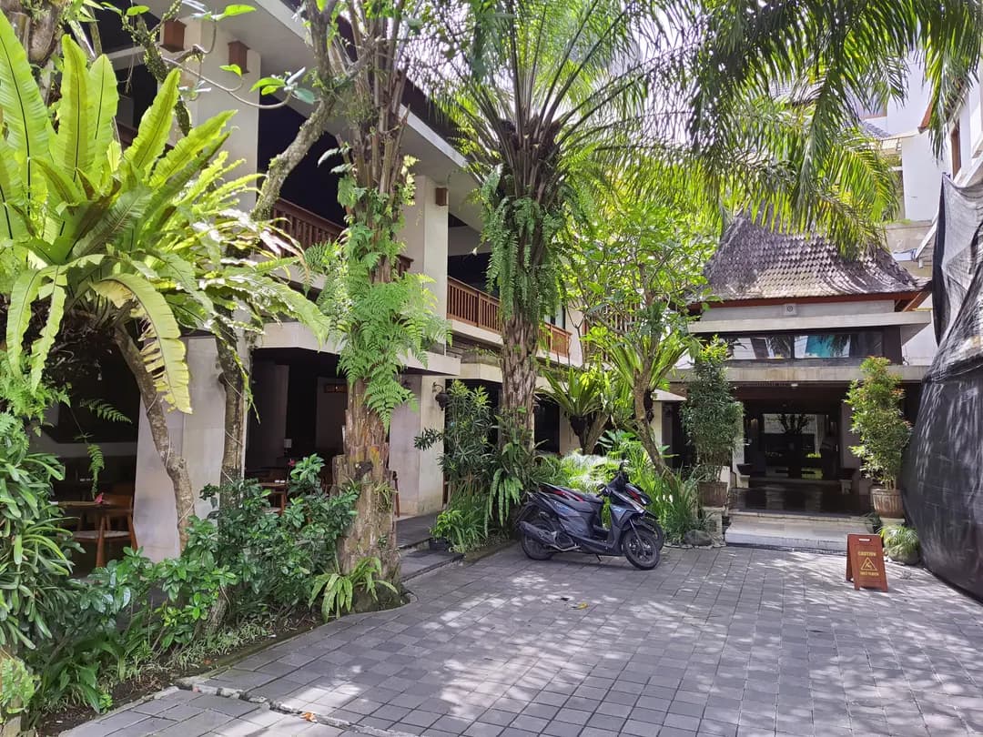 Ubud Village Hotel入口