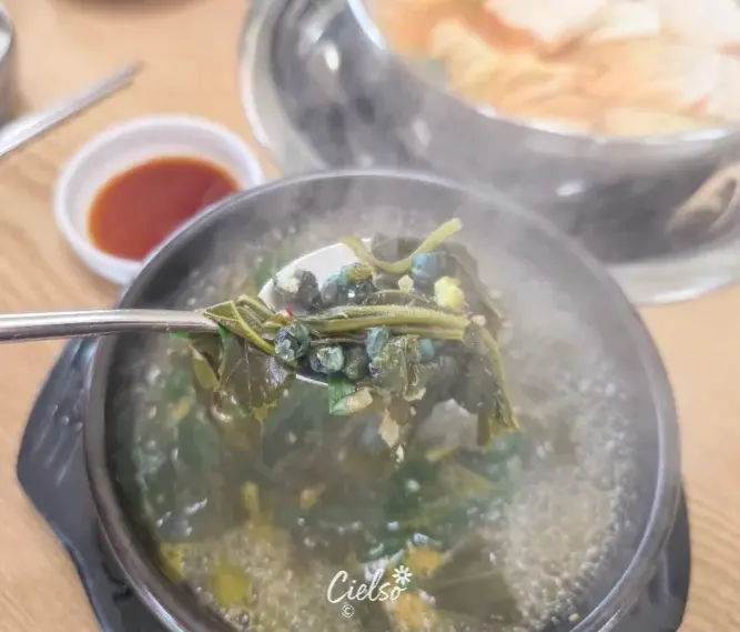รีวิว Kim Dong-yeong Gimpo: แกงถั่วเน่าและซุปหอยขมโลคอล