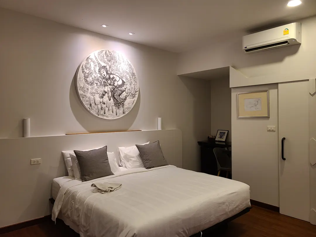 Silp-Pa Ayutthaya Hotel Review: Walk to Wat Mahathat
