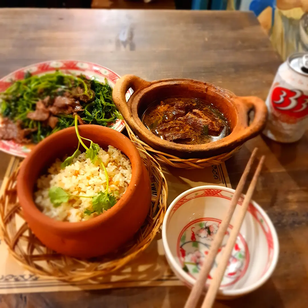 Bếp Mẹ Ỉn 胡志明市美食:濱城市場附近越式家常菜推薦