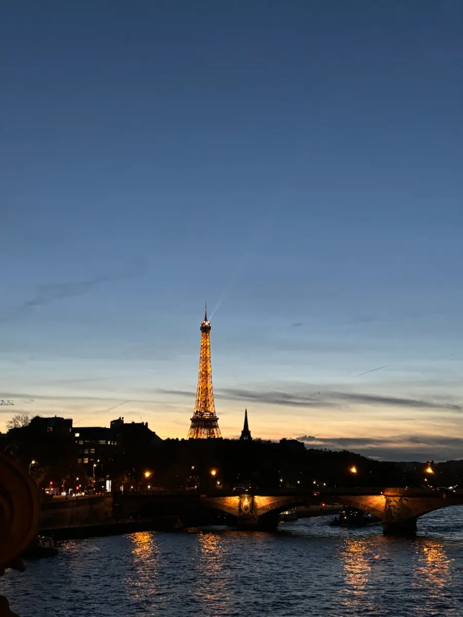 Bateaux Mouches ปารีส 2026: วิธีจอง ตารางเวลา และราคาที่ต้องรู้!