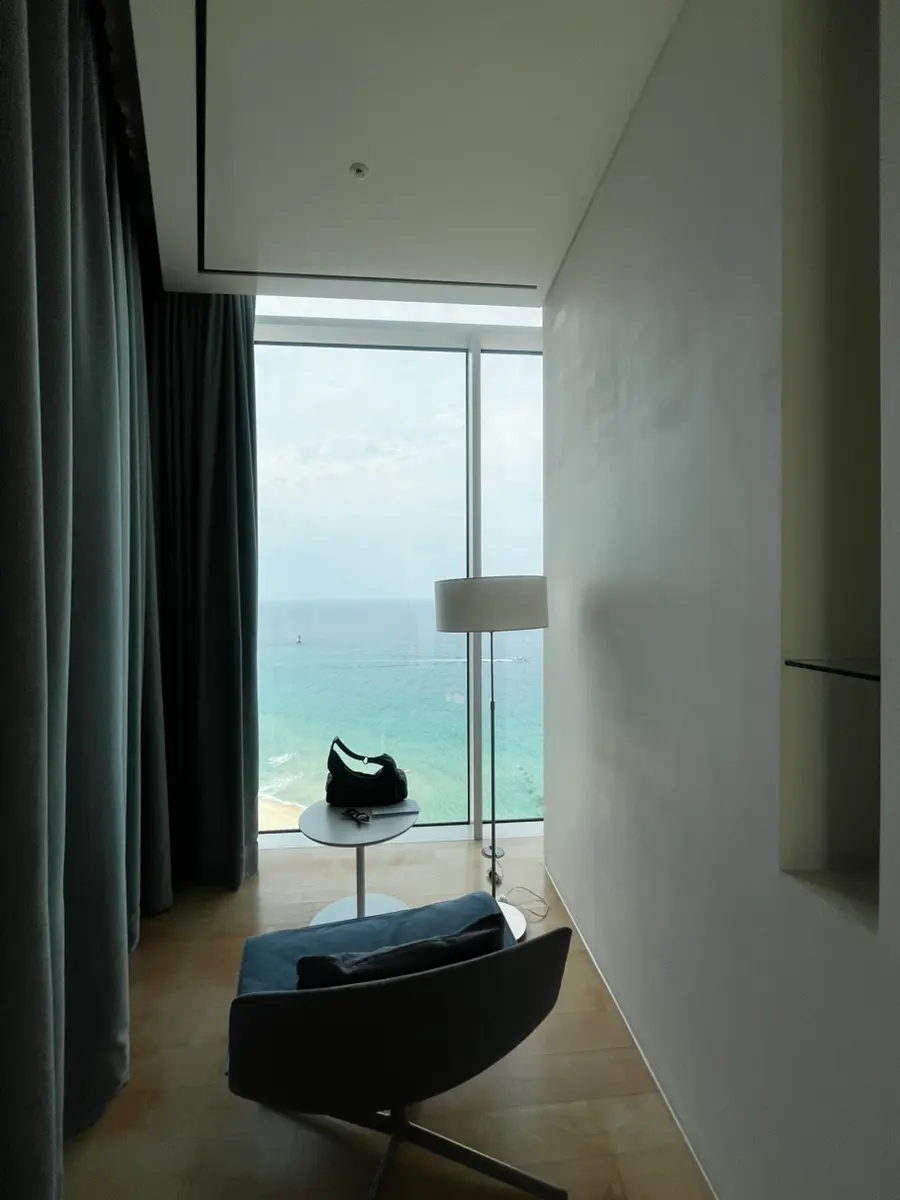 รีวิว Seamarq Hotel คังนึง 2026: โอเชียนวิวสุดปัง สระว่ายน้ำอินฟินิตี้ฟิน