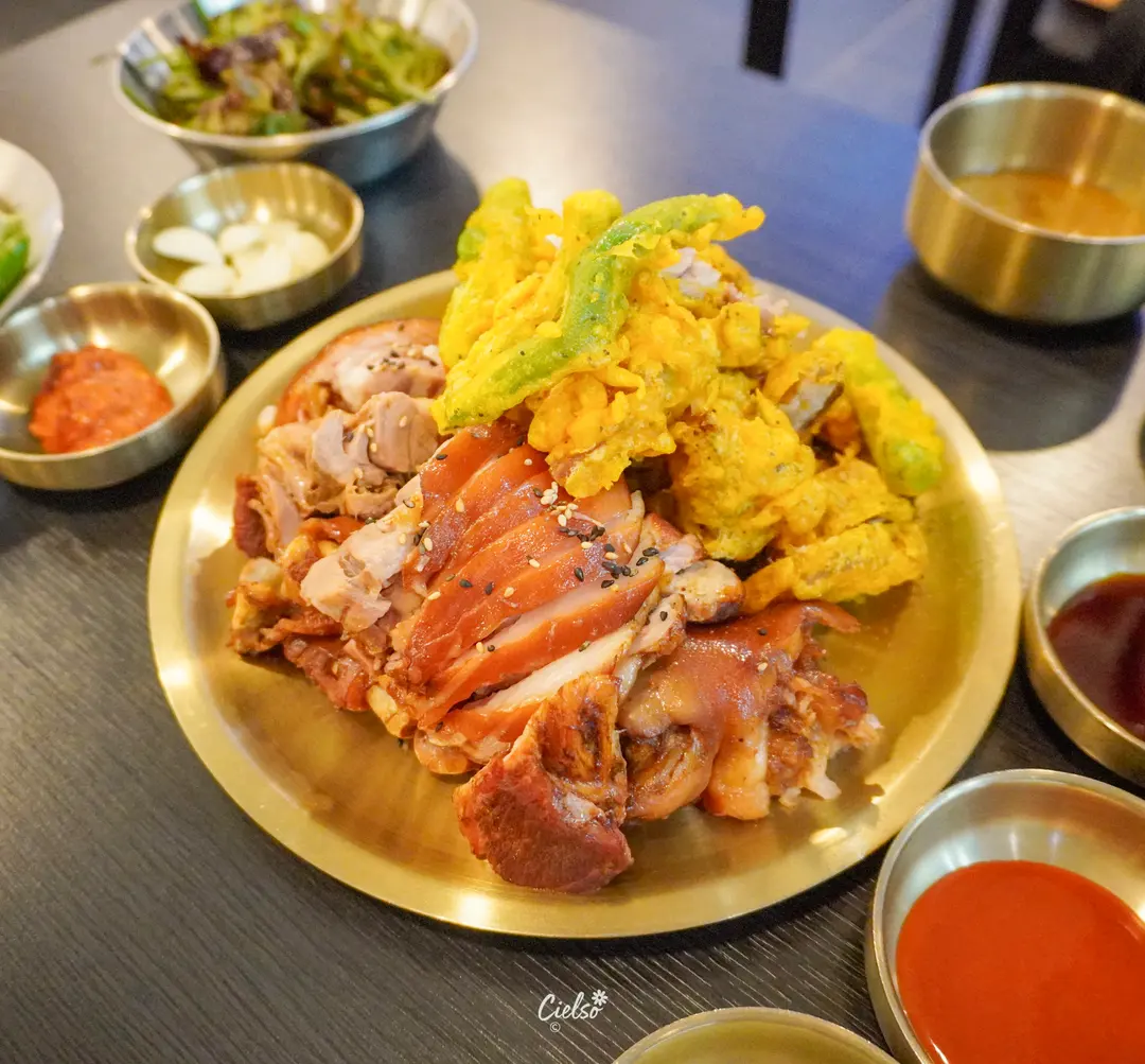 รีวิว Gwangjokbal คิมโพ ขาหมูทอดกรอบนอกนุ่มในสุดฟิน