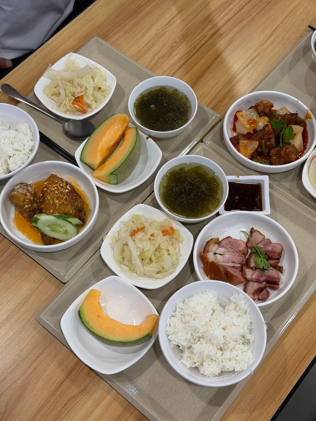호치민 2군 가정식 백반집 Com Ngon Sina 껌 응언 시바 식당 베트남 한솥도시락