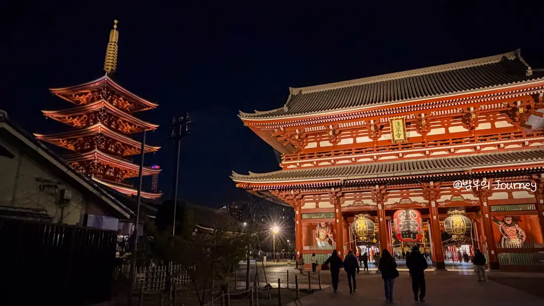 浅草寺は夜でも楽しめる?