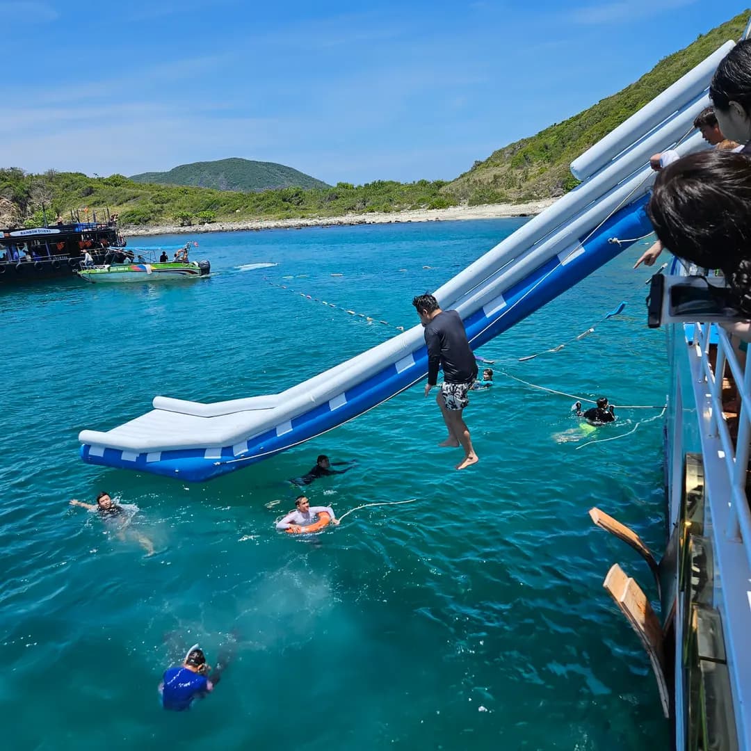 Nha Trang Hopping Tour 2026: Snorkeling, Floating Party & Island Fun