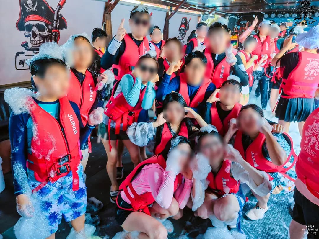 We used the Pirate Hopping Tour, which is a party-style island hopping tour!