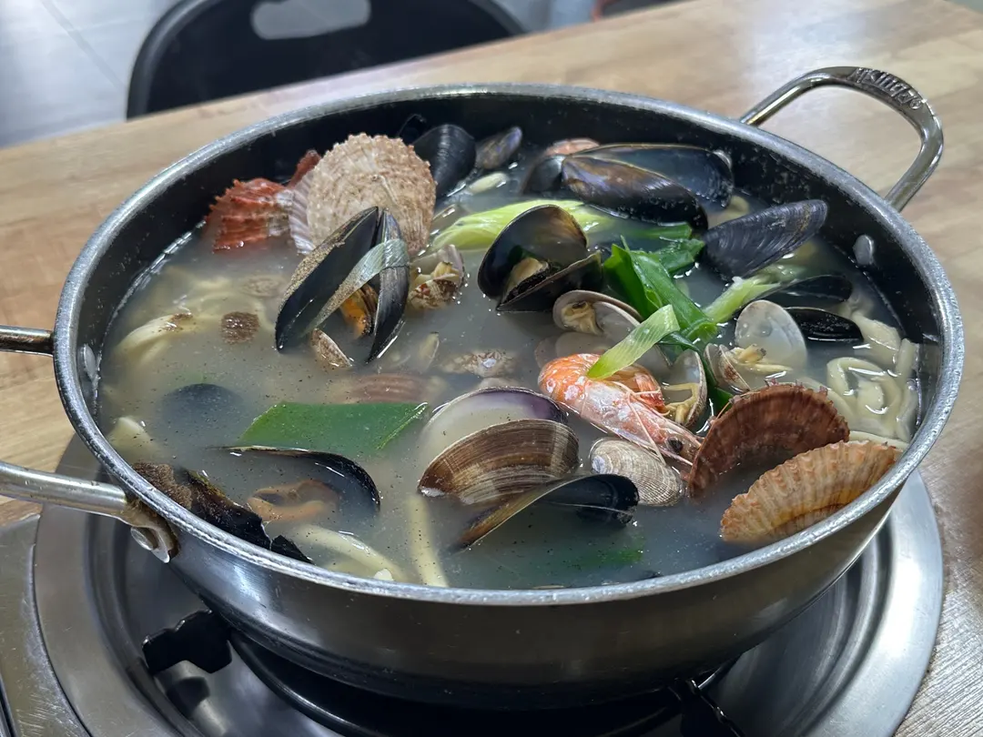 Miaene Kalguksu Yeongjongdo Review 2026: A Seafood Noodle Haven