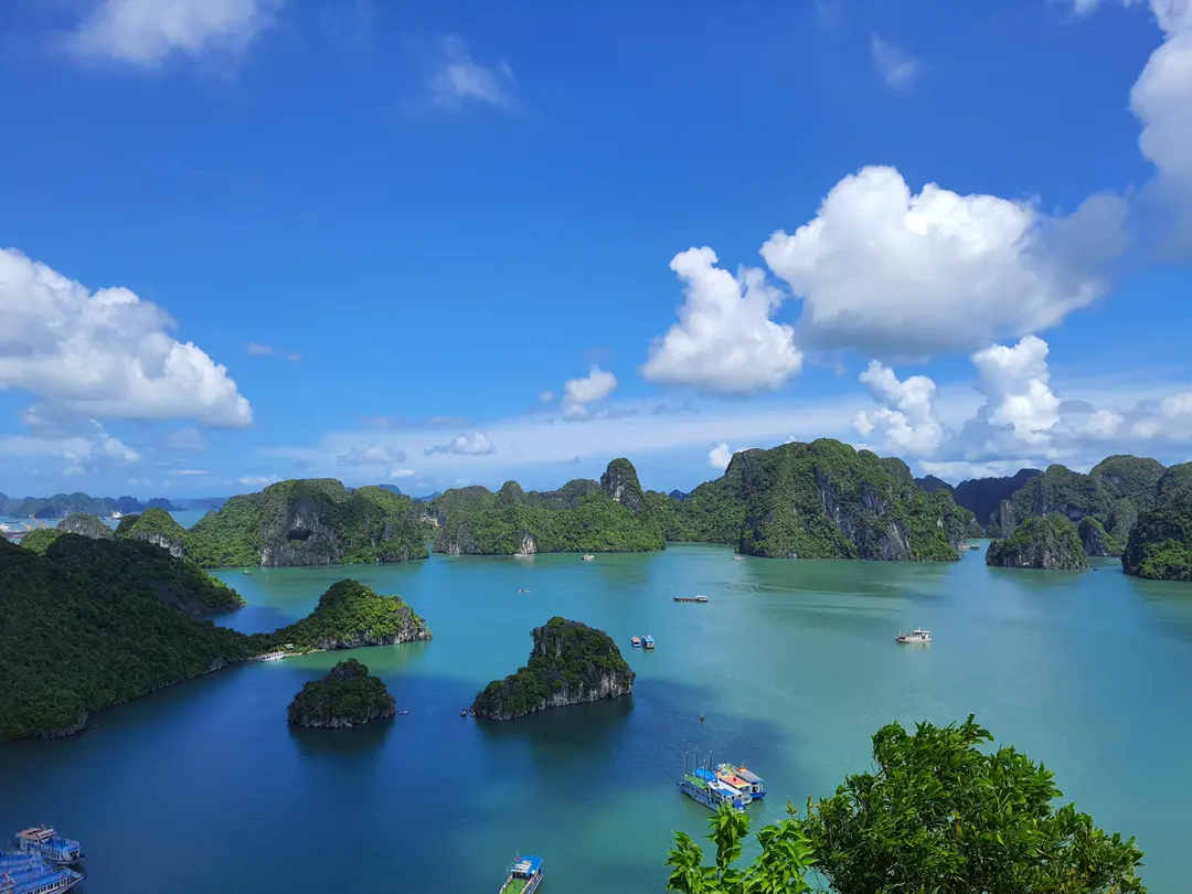 ハロン湾の絶景