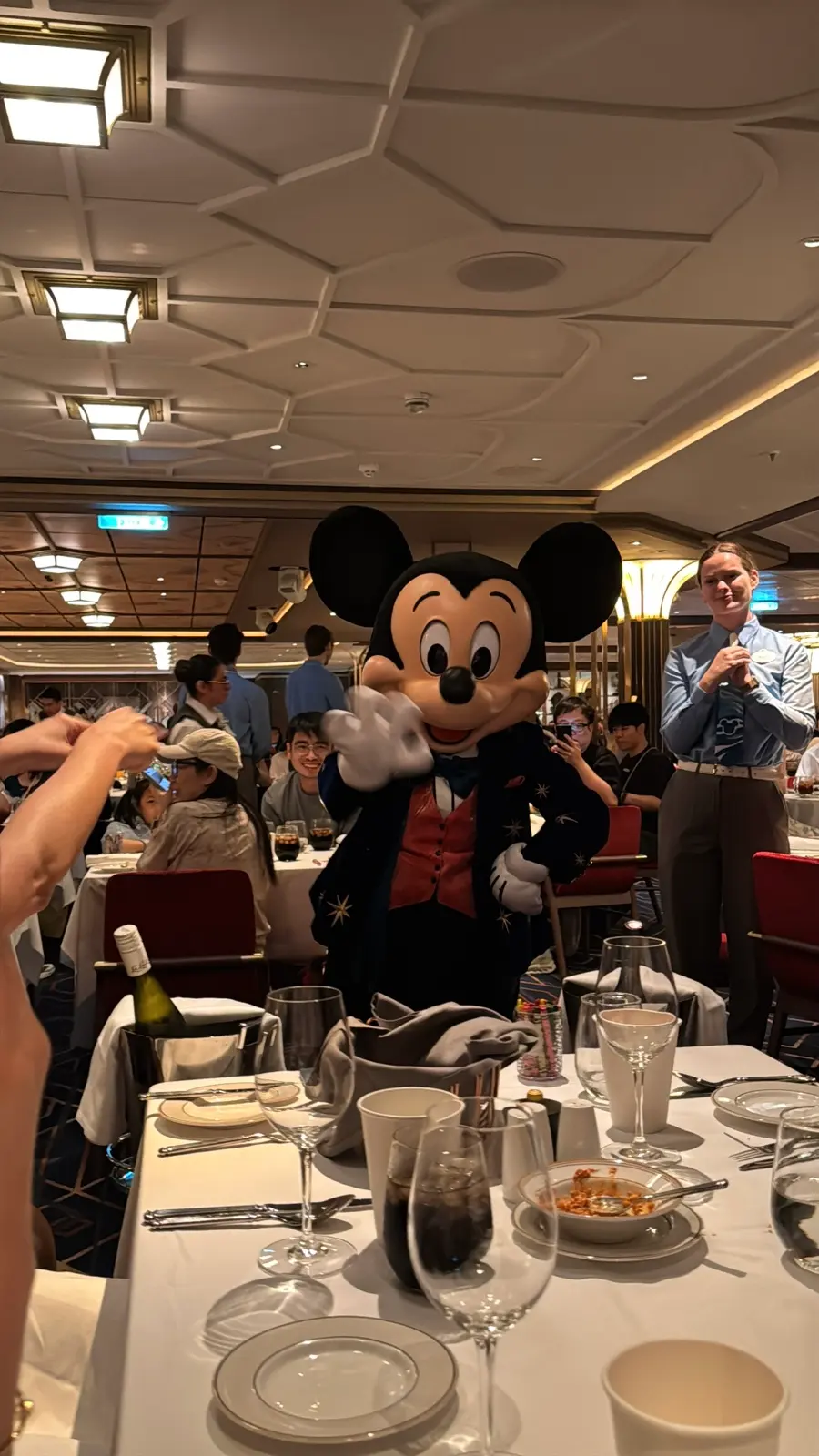 Disney Cruise Singapore Dining Guide 2026: Top 4 Restaurants