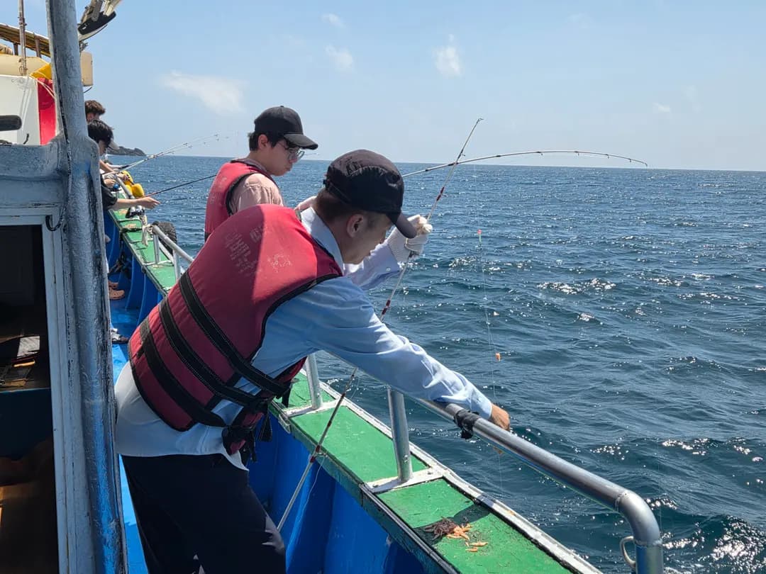 Chagwido Dalrae Boat Fishing & Dolphin Tour in Jeju: Sea Sickness Tips!