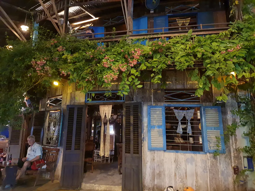 คาเฟ่โฮจิมินห์ 2026: คาเฟ่ Linh และร้านลับสไตล์เวียดนามแท้ๆ ที่ห้ามพลาด!