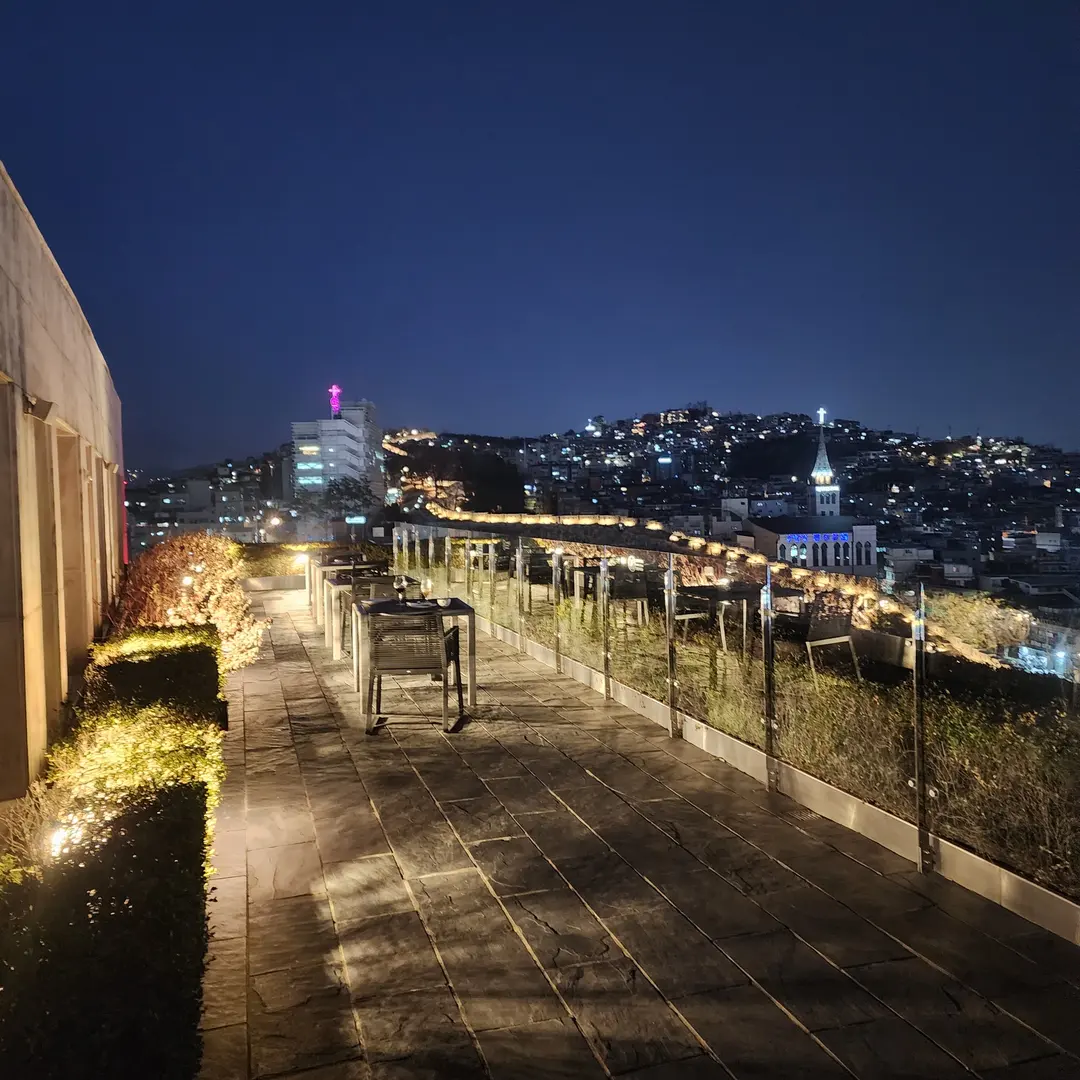 JW Marriott Dongdaemun Executive Lounge Review 2026: Heunginjimun Views