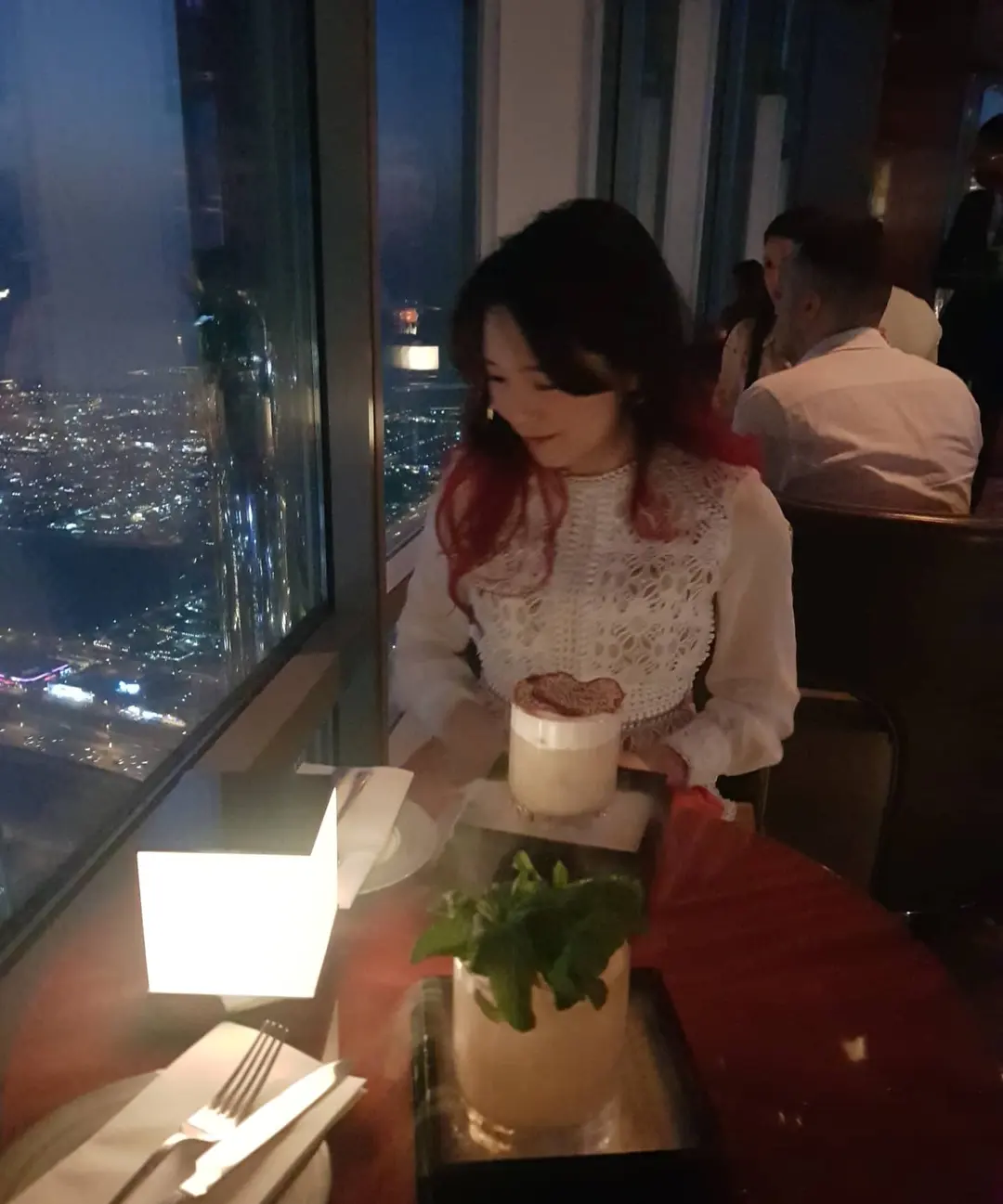 รีวิว Atmosphere ดูไบ 2026: ดินเนอร์หรูบน Burj Khalifa พร้อมทิปจอง