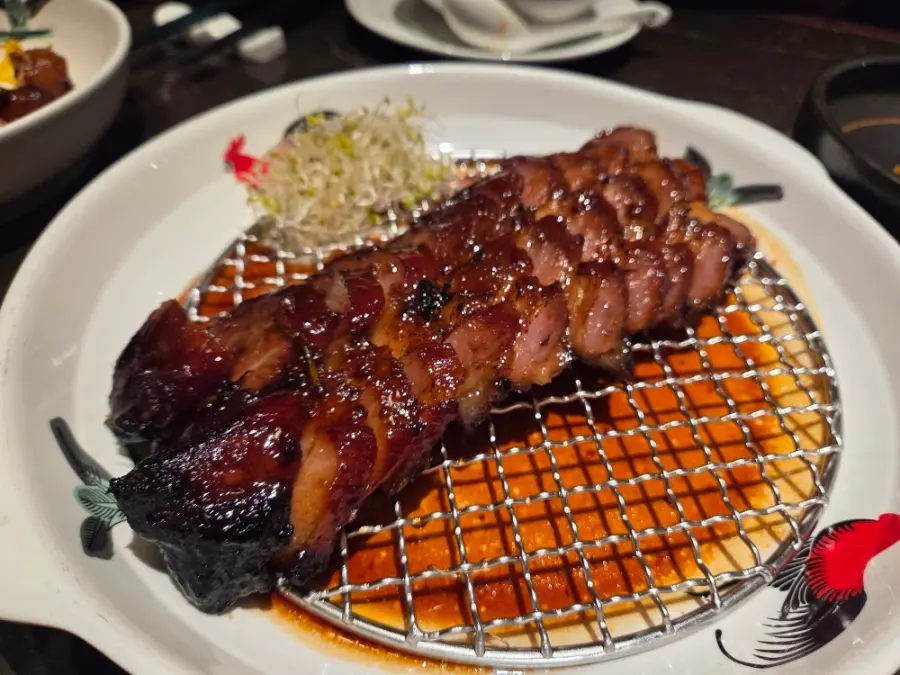 Hong Kong's Best Restaurants 2026: Top 3 Picks for Views & Flavor