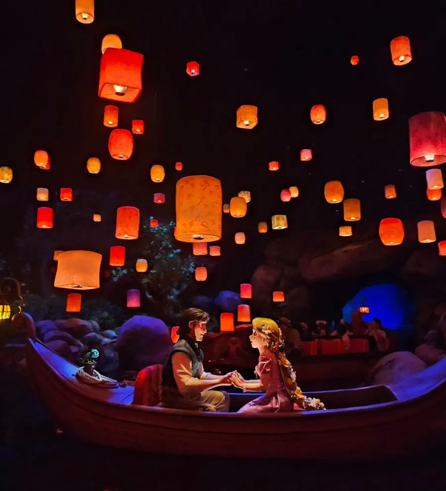 Tokyo Disneyland Ticket Prices 2026: Park Hopper & DisneySea Options