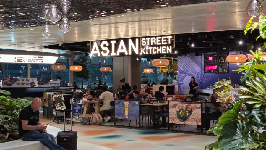 Singapore Changi Airport Food Court Guide 2026: Top Bites for Transit & Departure