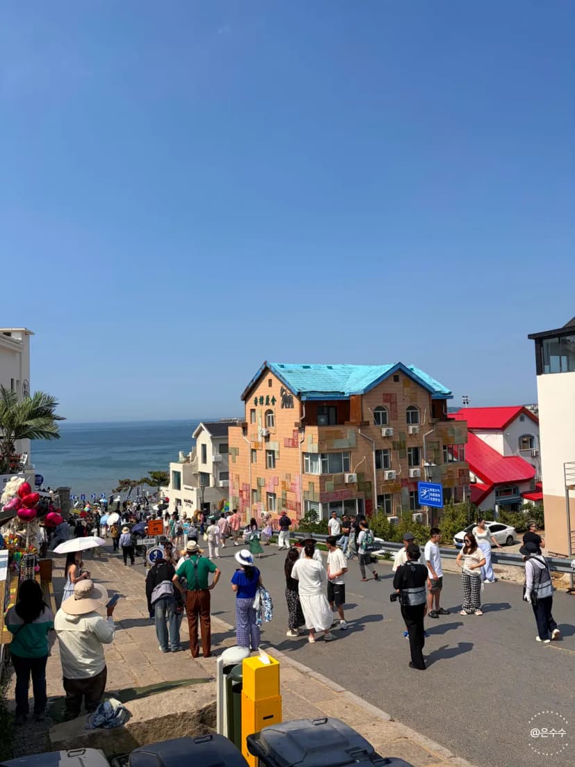 Beautiful Weihai scenery with blooming flowers