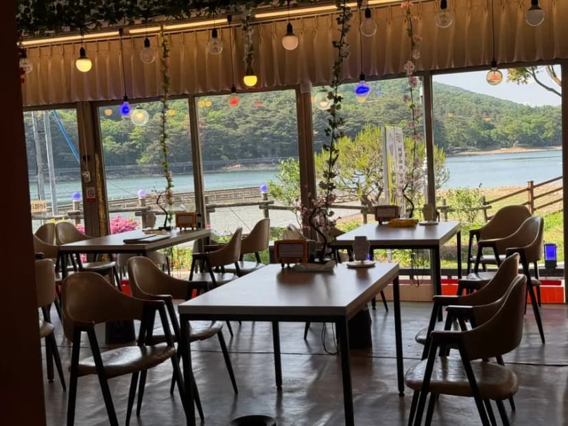 บรรยากาศภายใน Res Cafe