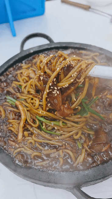 束草(ソクチョ)グルメ旅「カボオ土種鶏」の石焼海鮮ジャジャン麺を徹底レビュー2026