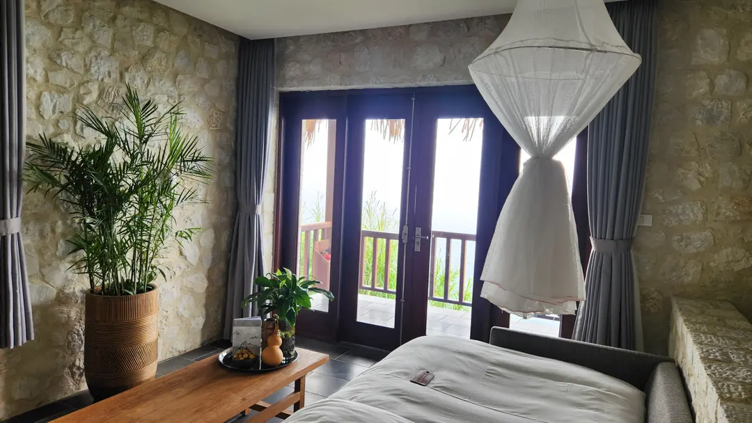รีวิว Topas Ecolodge ซาปา 2026: ห้องดีลักซ์ สวีท 504 วิวหมอกอินฟินิตี้พูล