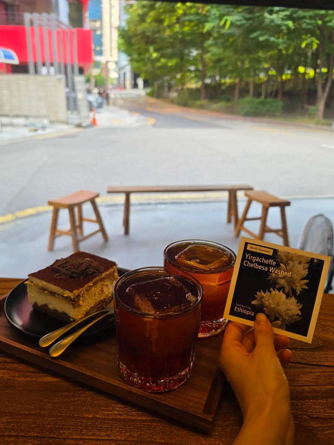 합정역 카페 핸드드립 커피, 티라미수가 맛있는 센트럴사이트 합정