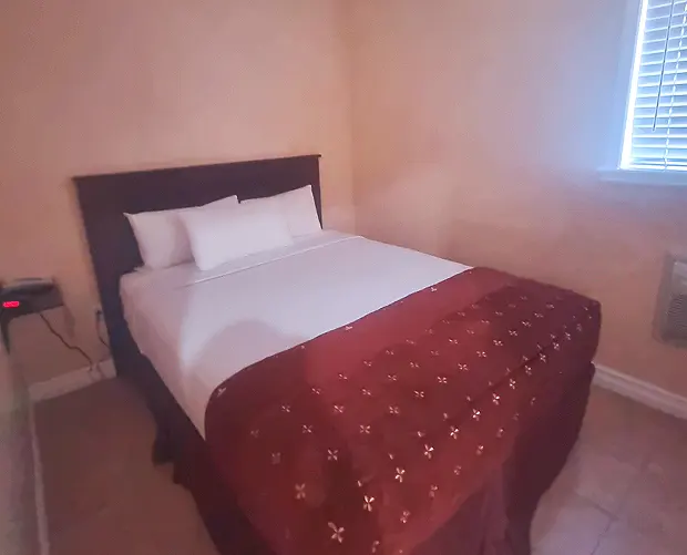 Night Inn Universal City Review: Near Universal Studios
