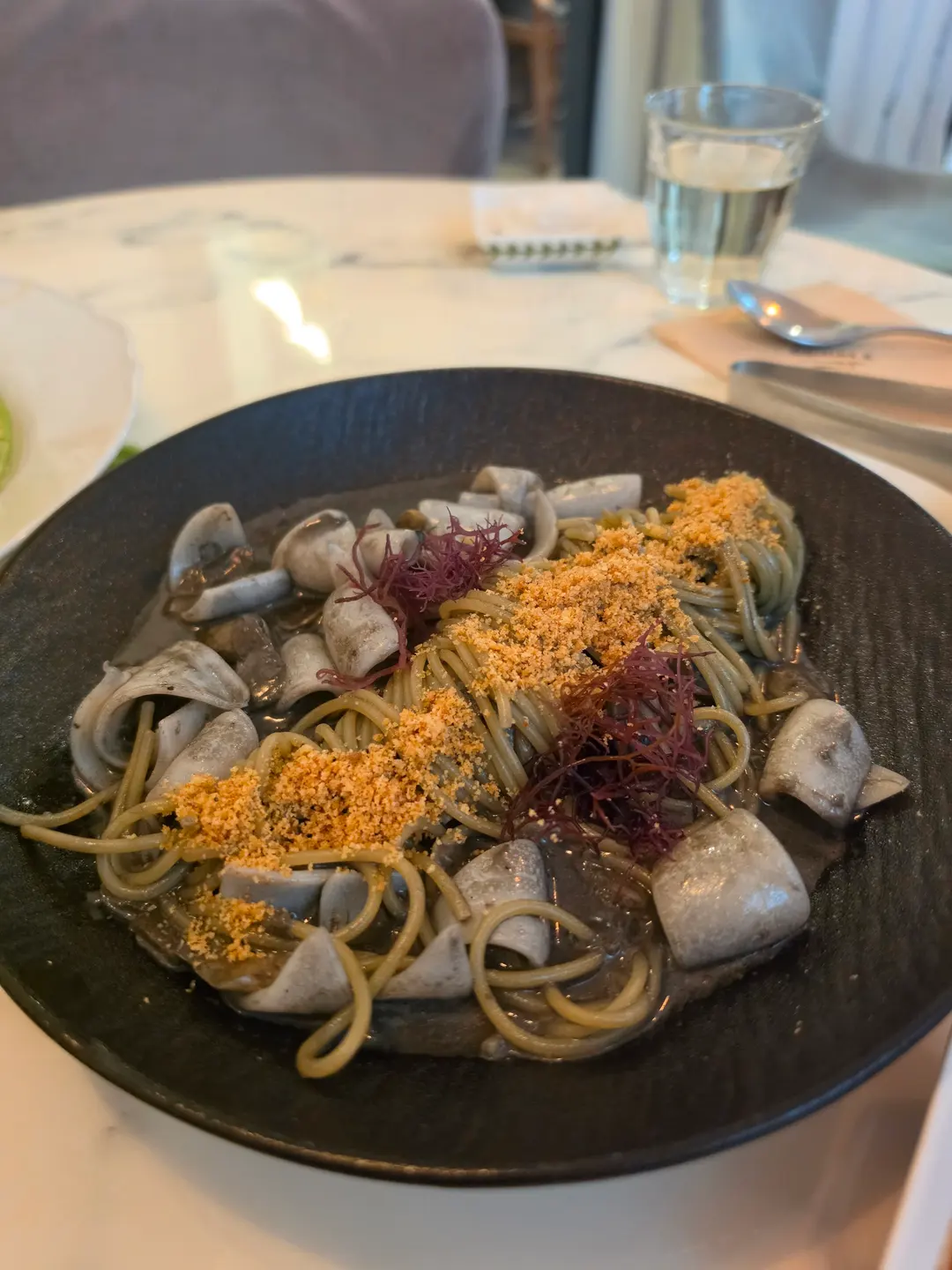 여의도역 맛집 레스토랑, 퀴진 알 브라타 치즈 샐러드 & 깔라마리 파스타 후기