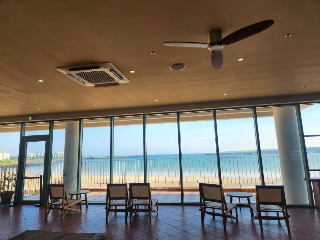 Seogwipian Bakery Cafe Jeju: Stunning Sinyang Beach Views