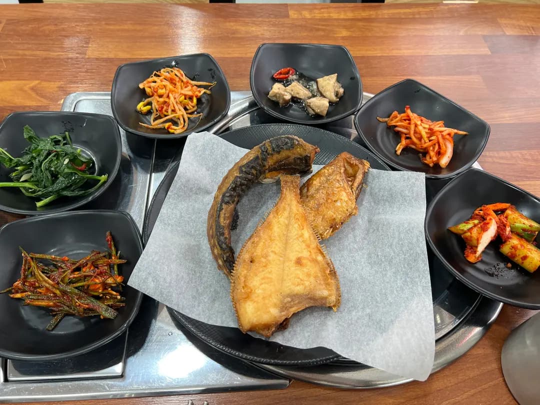 รีวิว ฮวาต็อกซิกดัง: ร้านอาหารเกาหลีพื้นบ้านใกล้สถานีคังนึง 2026