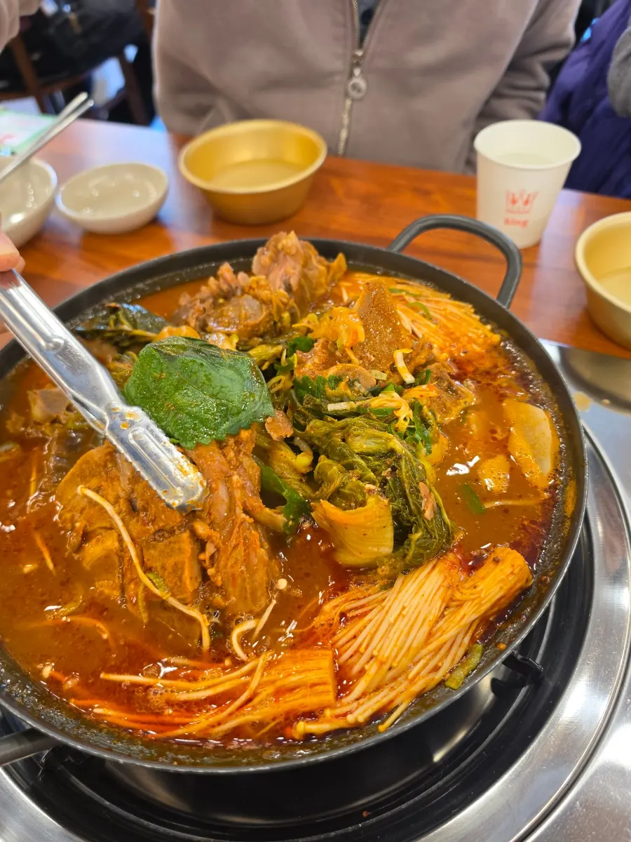 Seobu Cheonggiwa Gamjatang Mokdong: A Top Lunch Spot Near Mokdong Station