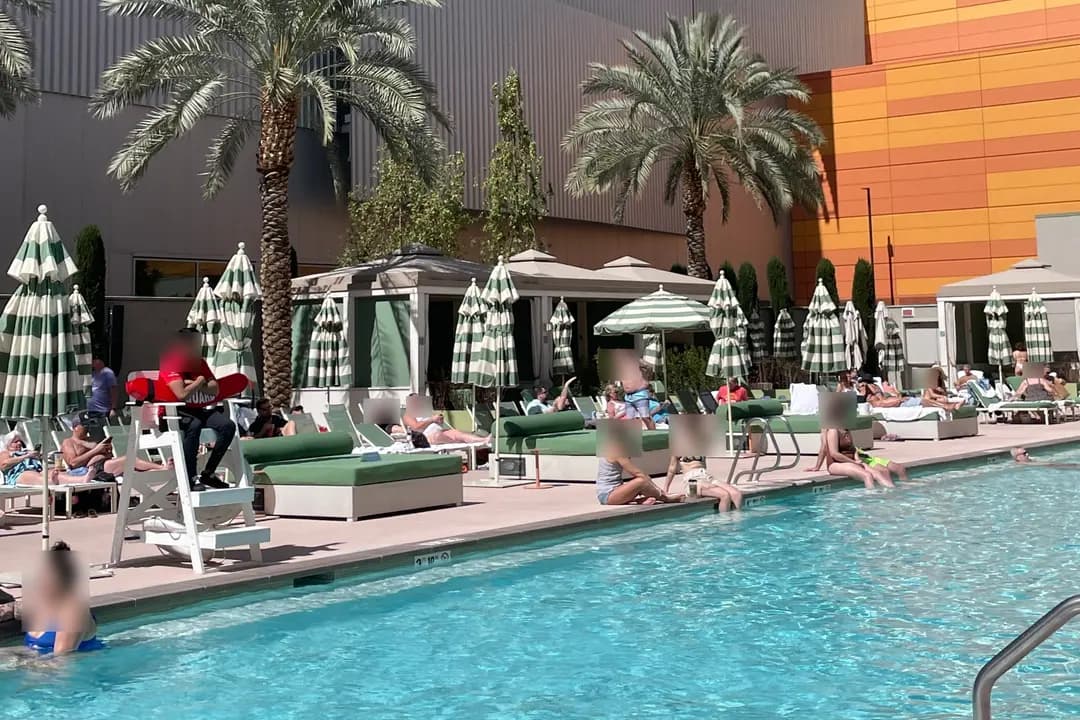 Park MGM Las Vegas Pool Review 2026: Free Sunbeds & Relaxed Vibes