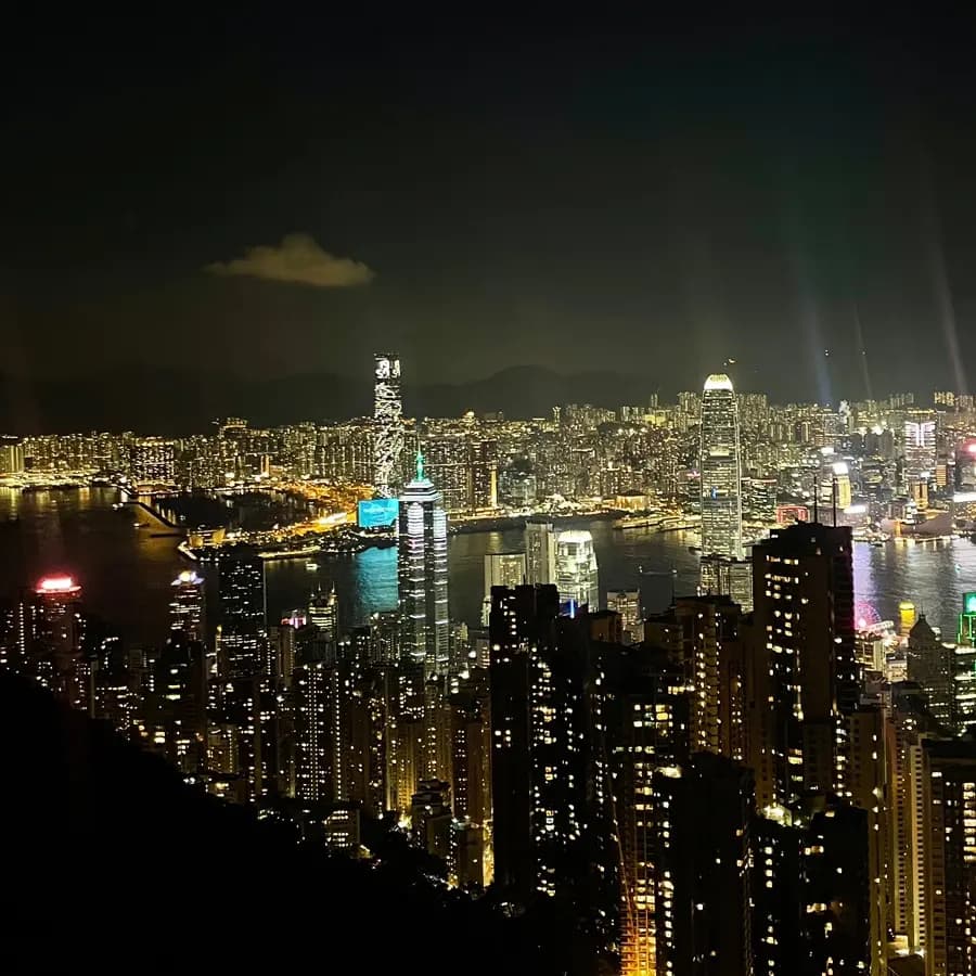 Peak Tram Hong Kong Guide 2026: Tickets, Discounts & Views